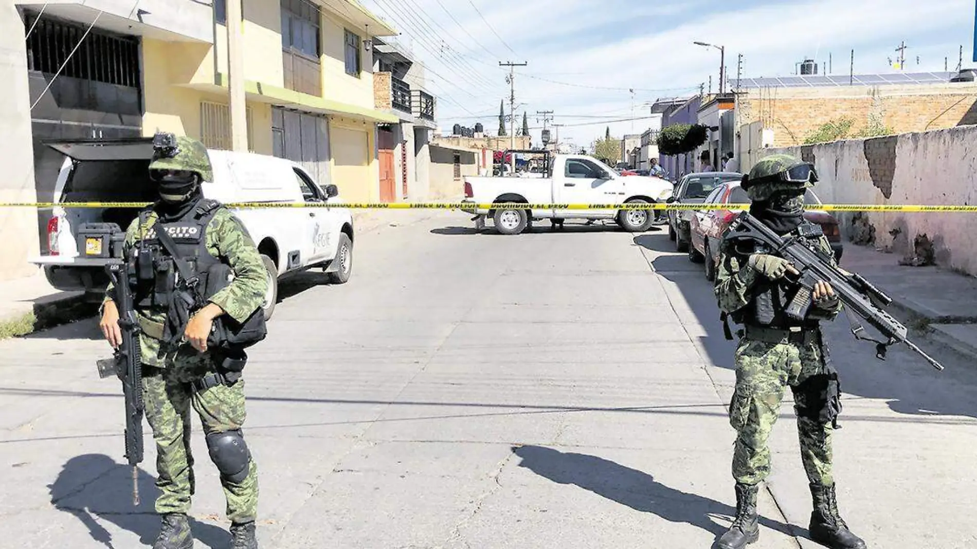 Militares vigilando zona de intervención